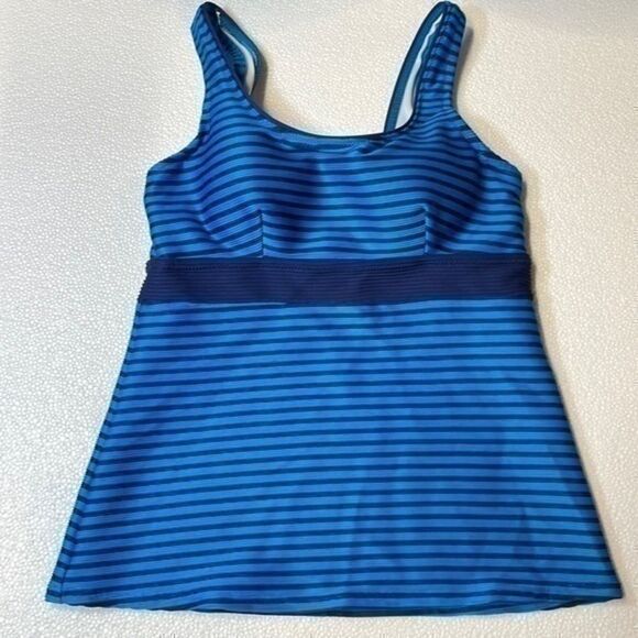 Lands’End women’s tankini swim top. Size 4. Color navy/blue. - Picture 1 of 5